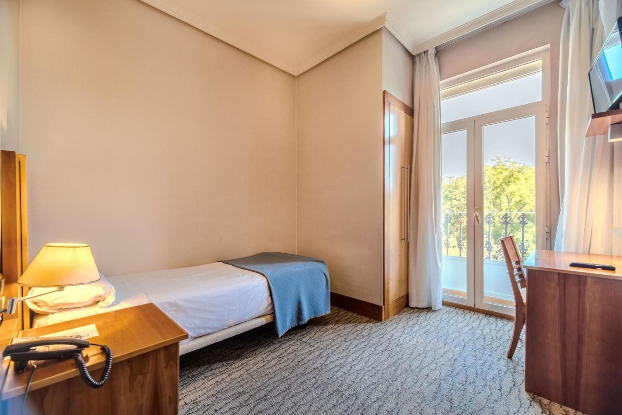 Mora By Mij Hotel 2*